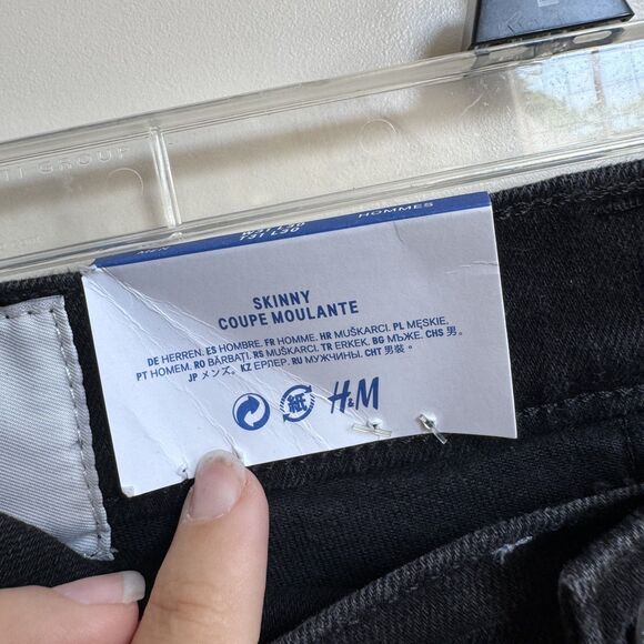 NWT H&M Men's Black Ripped Jeans Size 31/30 - Picture 6 of 9